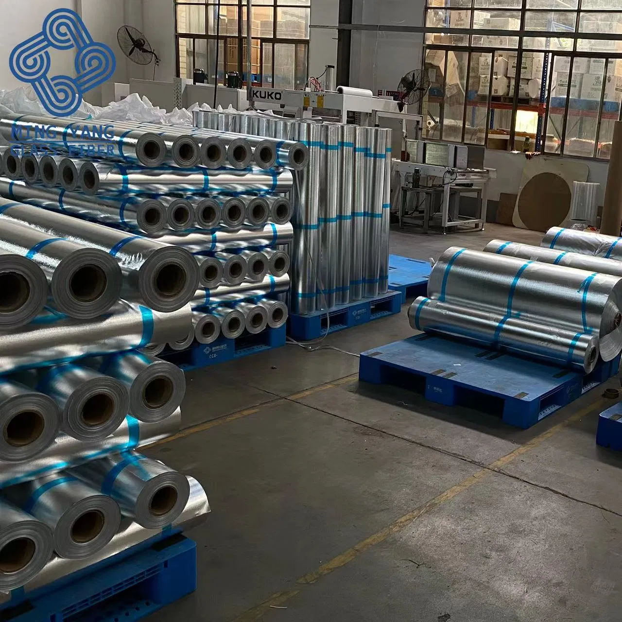 Adhesive Surface of High Quality Alu Foil Coated Fiberglass Fabric Tape Raw Material