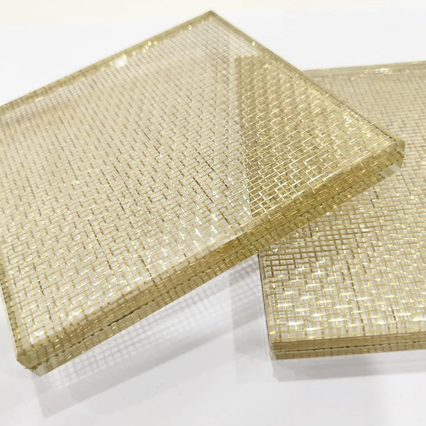 Decorative Glass Gold Color Fabrics Art Laminated Glass Metal Wire Mesh Laminated Glass