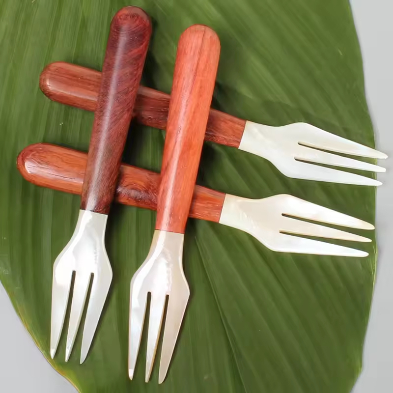 Stylish Shell Fork with Exquisite Wood Handle for Home Use