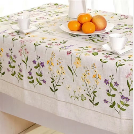 Factory Cheap 100% Polyester Christmas Embroidered Lace Table Tablecloth