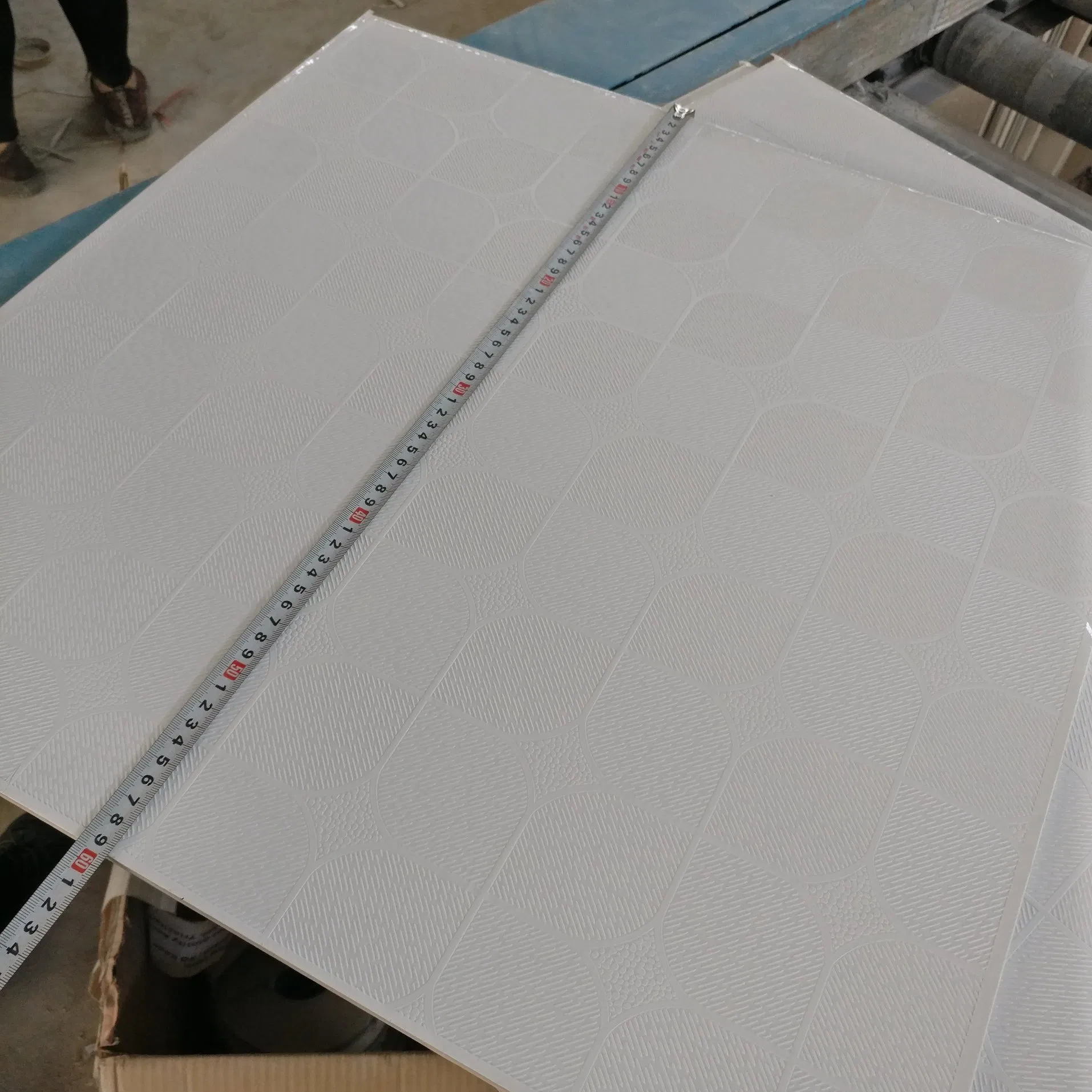 595X595mm PVC Vinyl Laminated Gypsum Ceiling Board False Ceiling Board