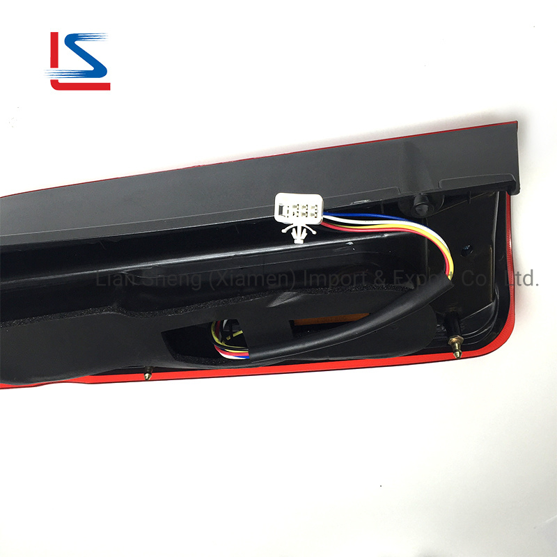 Автолампа светодиодная задняя для Toyota Hiace Quantum (2004-2018), артикулы 81550-26200, 81560-26200