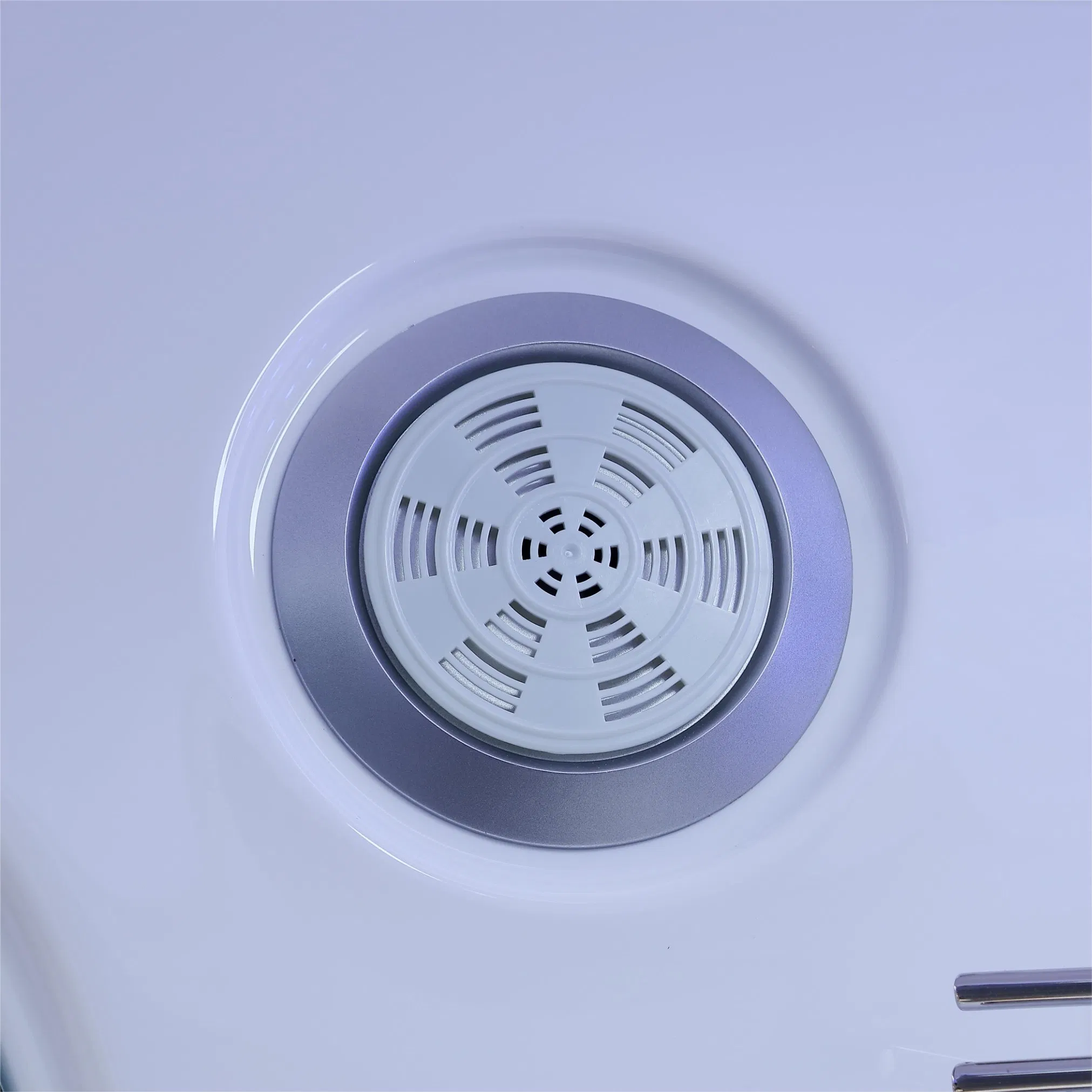 Premium Big Fan-Shaped Steamroom with Back Massage Features (QQ7707)