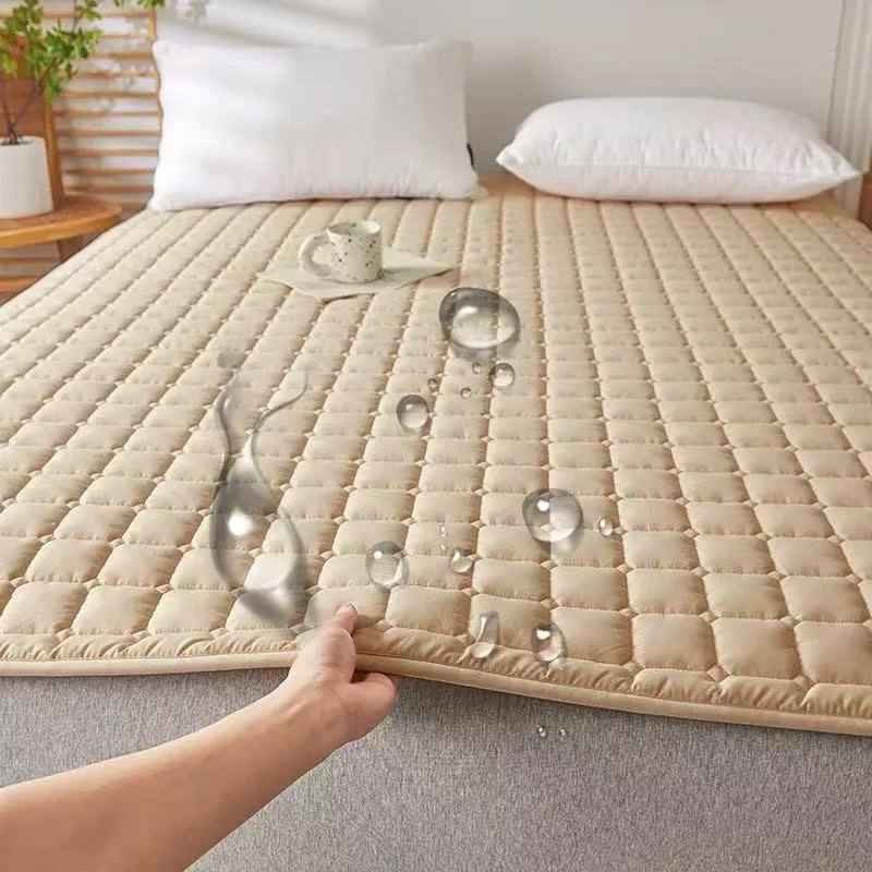 Waterproof Hotel Mattress Protector with Breathable Fabric Technology