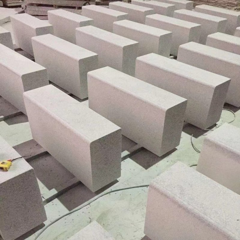 Irregular Shape Grey Granite Kerb Pavers for Landscaping