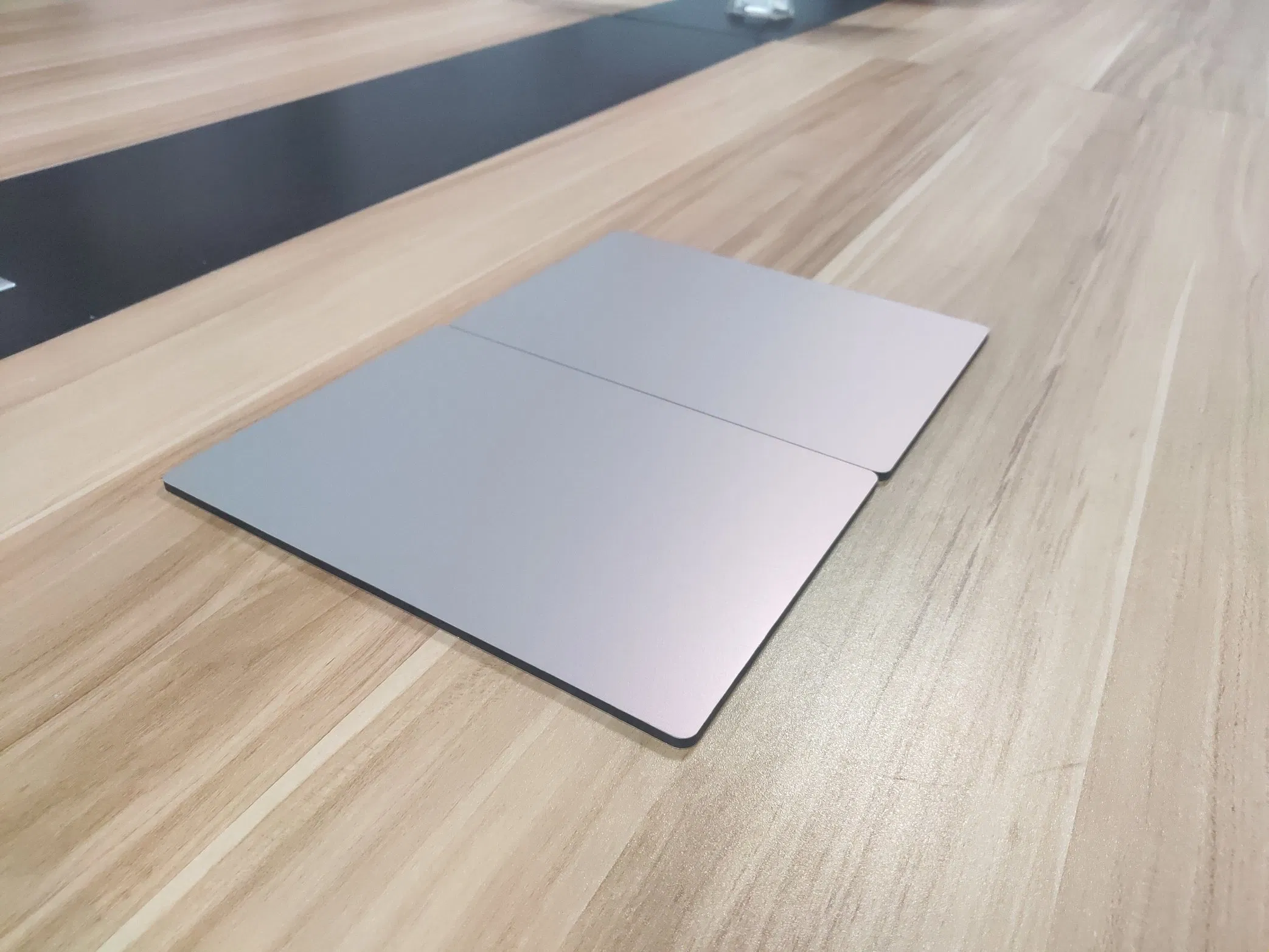 Алюминиевая композитная панель 4мм серебристая матовая