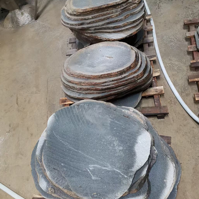 Hainan Black Bluestone Lavas Stone Honed/Rough Honed Basalt Paving Flagstone/Tiles/Kerbs for Garden/Villa Project Price