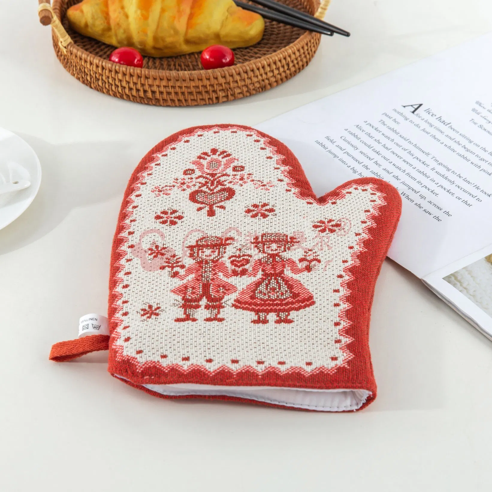 Stylish Oven Mitts Functional Heat Insulating Gloves for Kitchen Cooking Baking