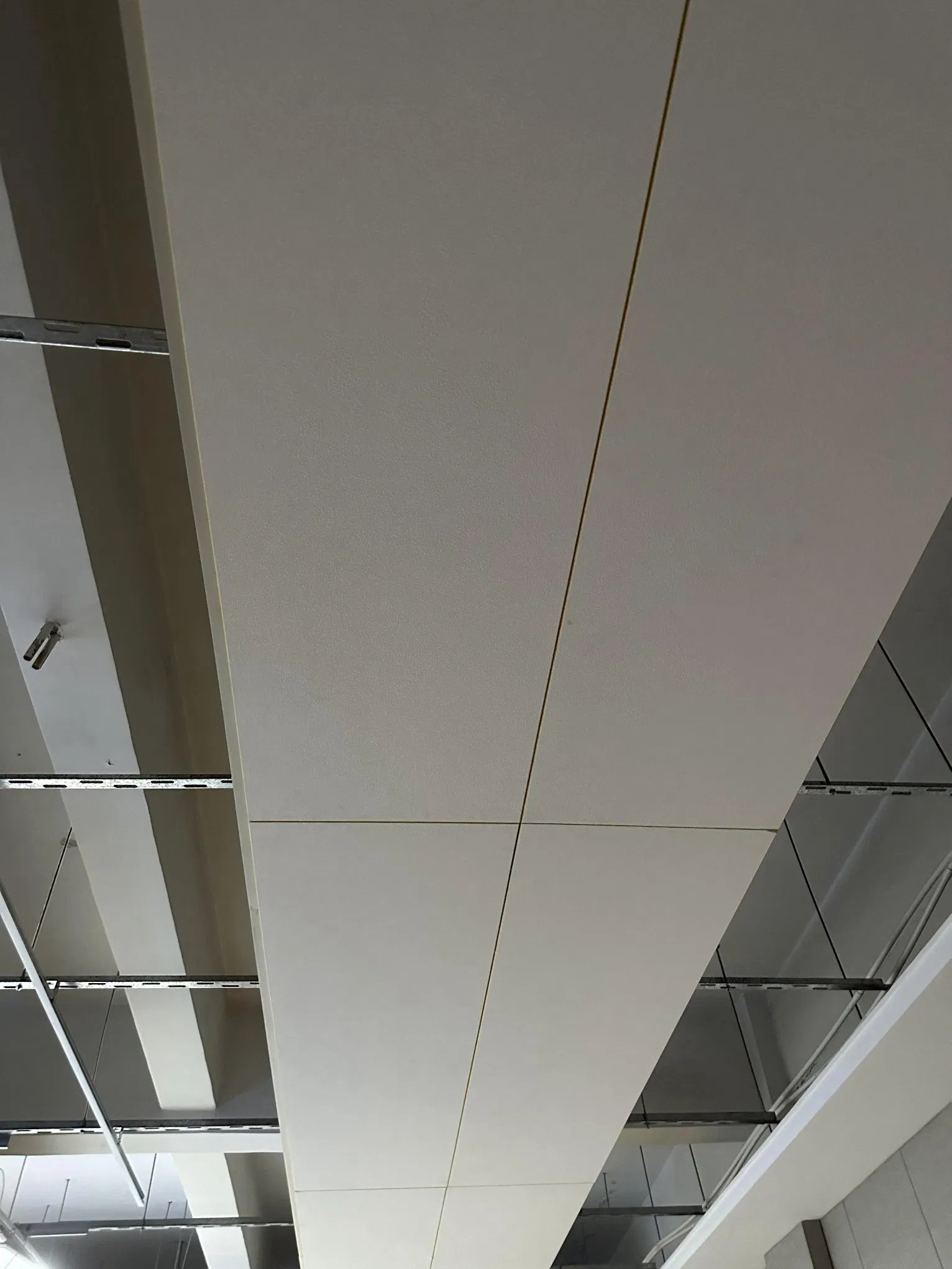 Tegular Edge Fireproofing and Soundproofing Panel Fiberglass Acoustic Insulation Ceiling Board for Shcool/Office Building
