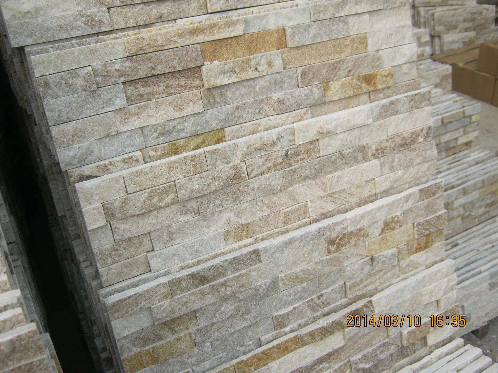 Natural Slate Stone for Outdoor Custom Size with Modern & Rustic Design High Antacid Erosion Resistance for Hotels Villas