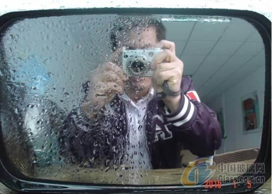 Easy to Clean Glass with Ion Exchange Technology That Can Withstand Weathering for 25 Years