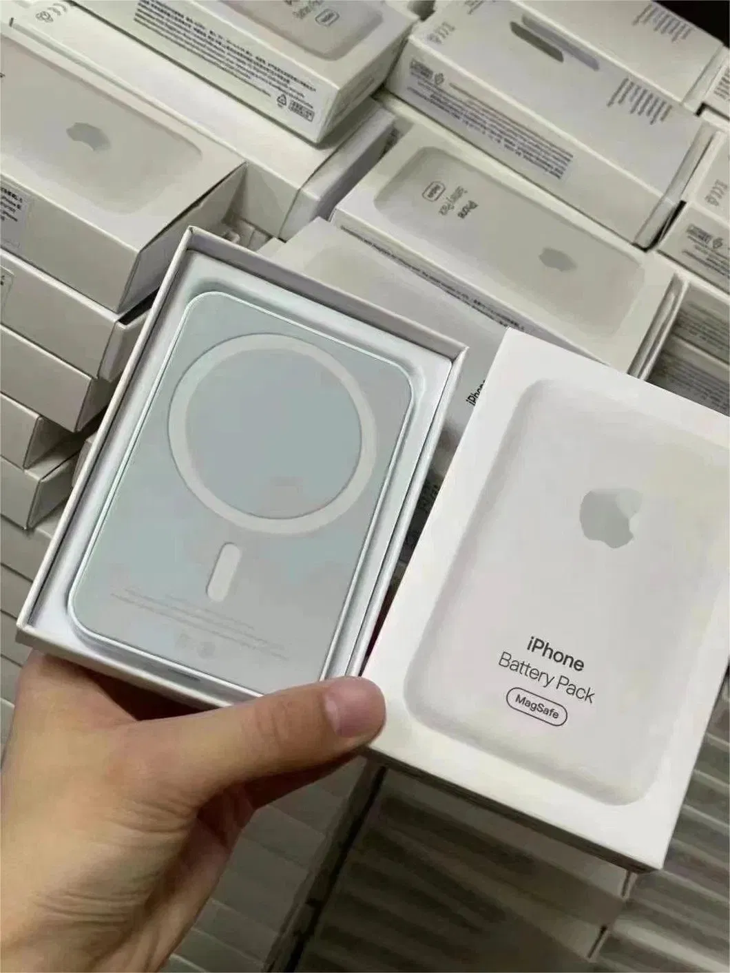 Магнитный Power Bank 5000 мАч с беспроводной зарядкой для iPhone