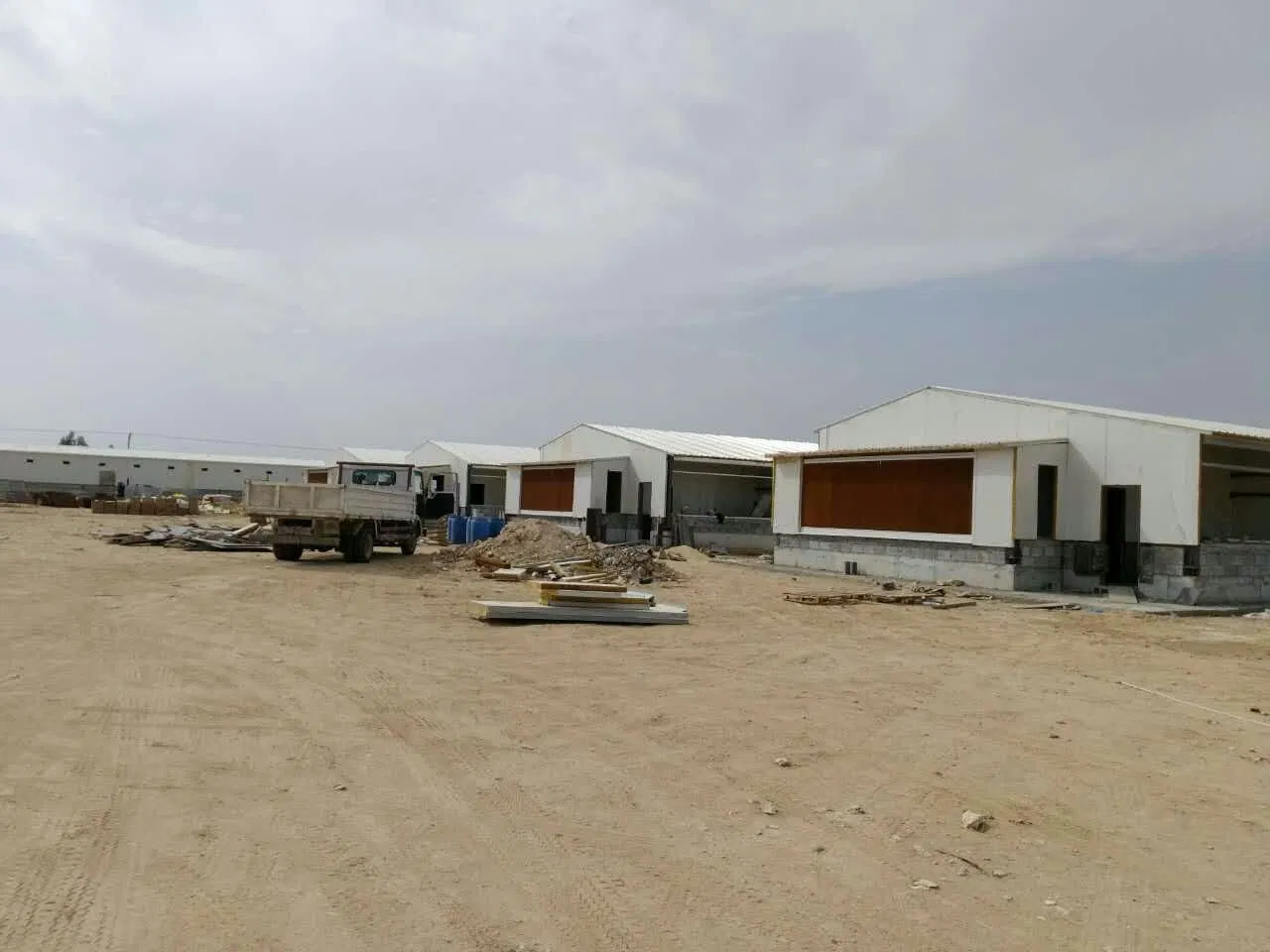 Prefab Steel Structure Warehouse with Solar Power Prefabricated Steel Building Garage Storage Shed Metal Building Warehouse