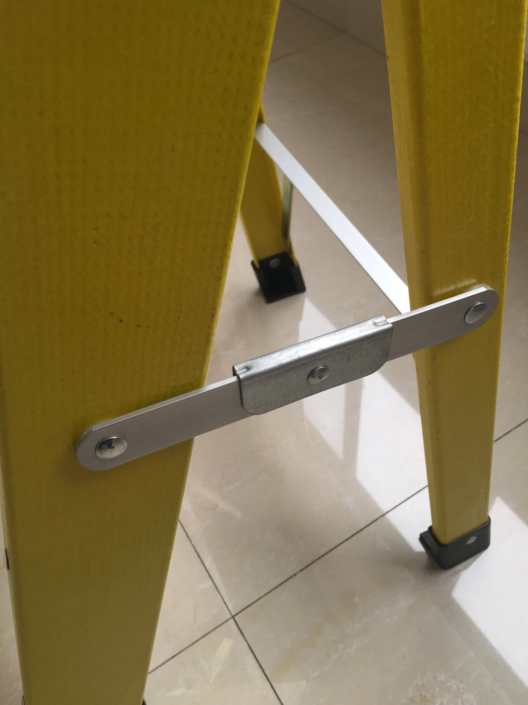 Professional Insulated Fiberglass Folding Ladder for High Voltage Tasks