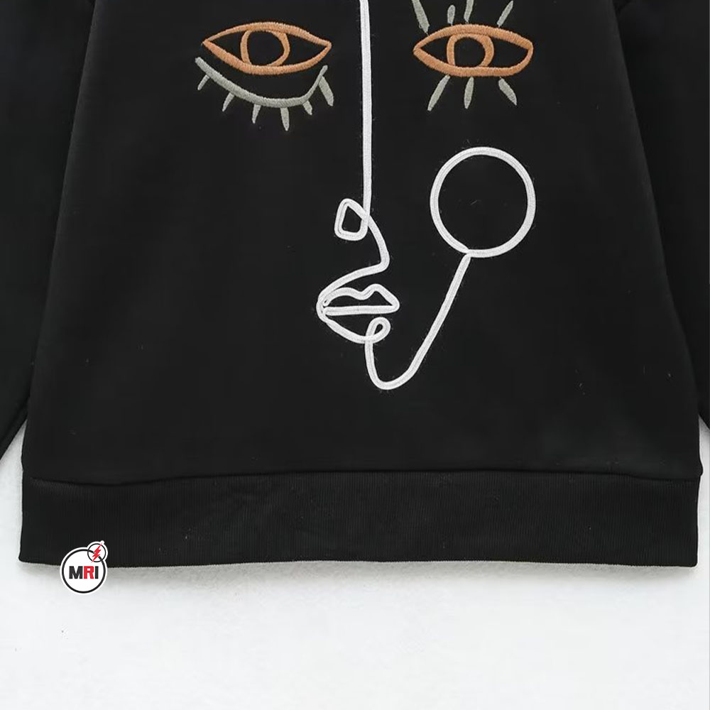 Свитшот женский свободный с вышивкой спущенное плечо