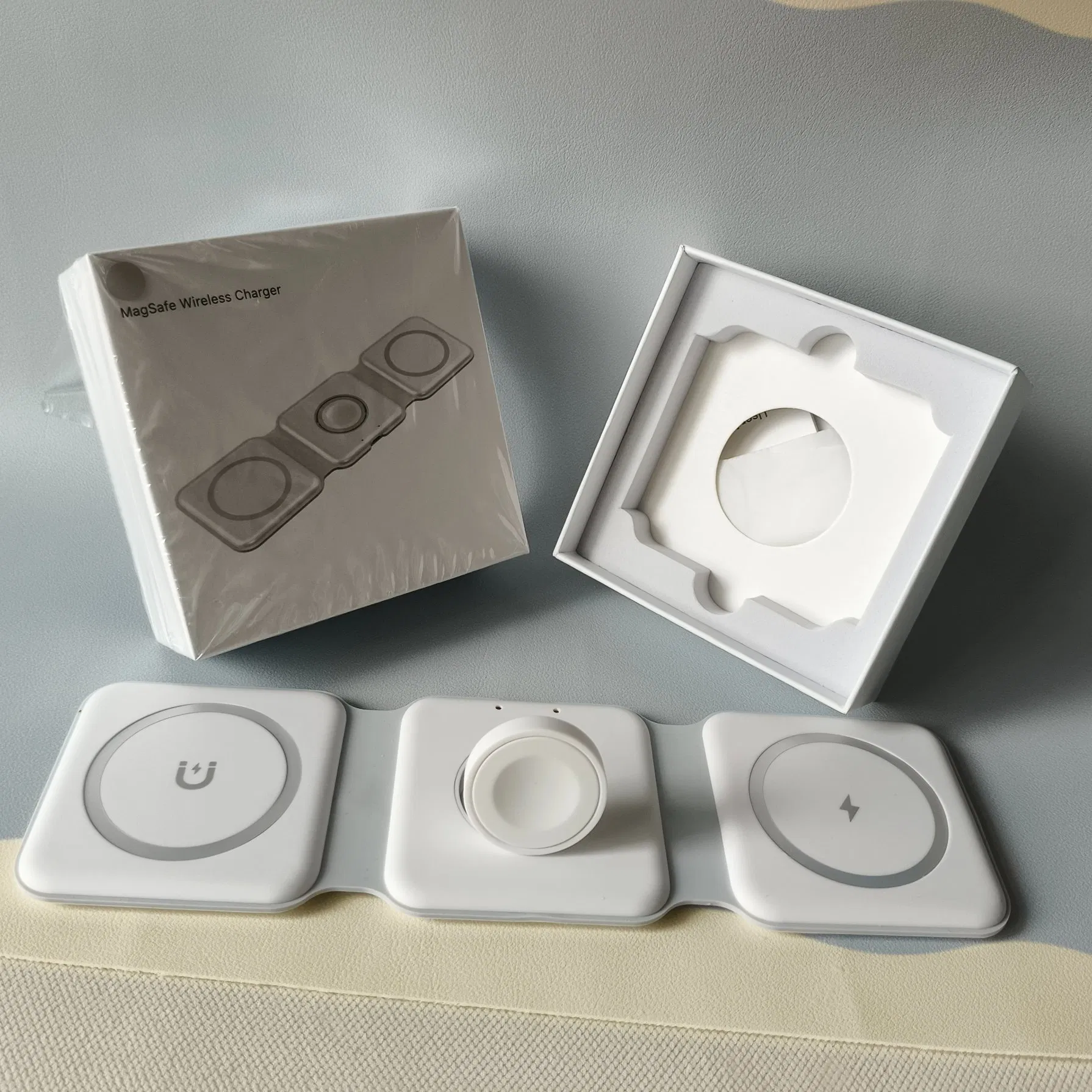 Магнитный зарядник MagSafe 3-в-1 для iPhone, 20W