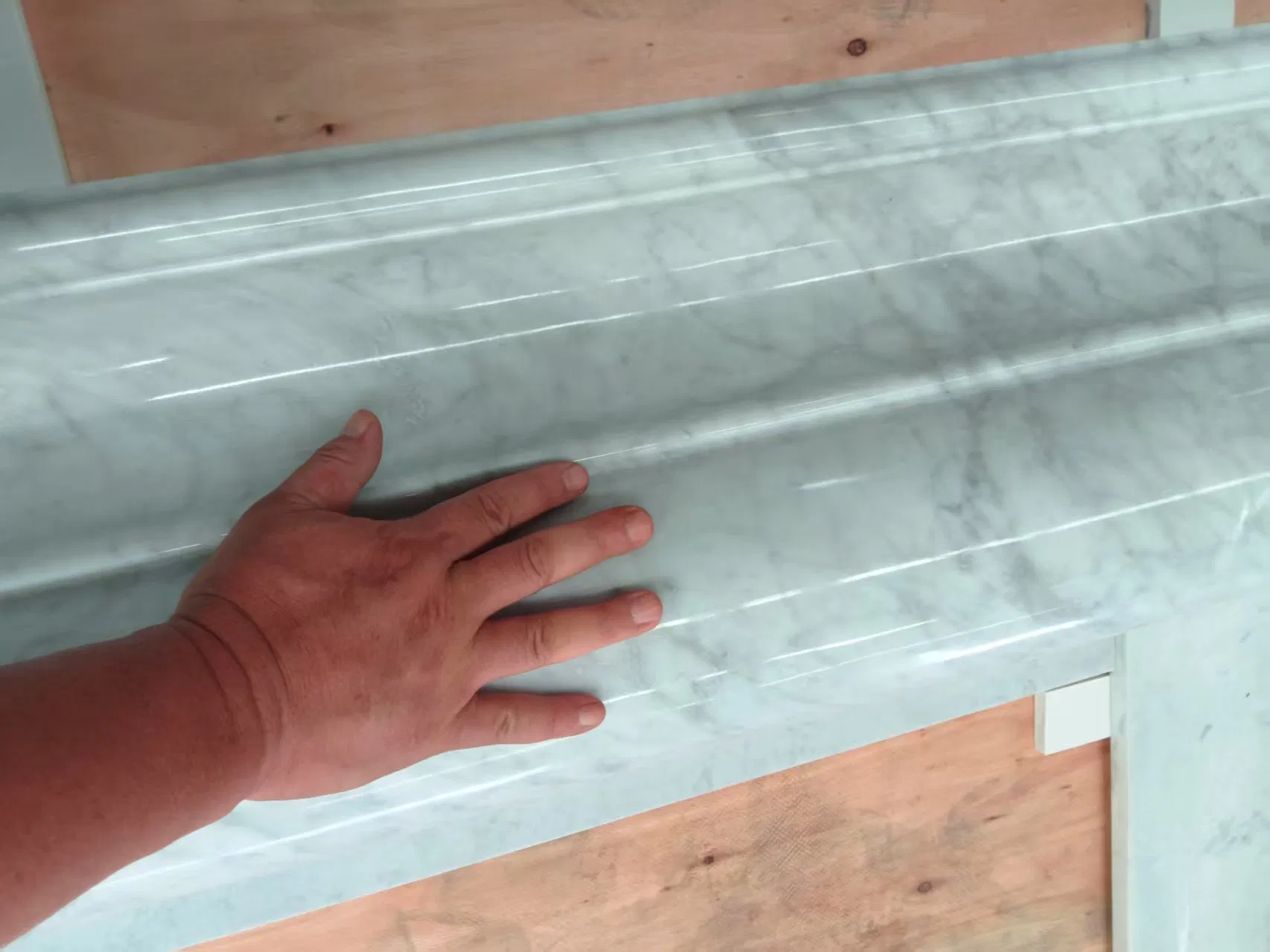 Камин из белого каррарского мрамора