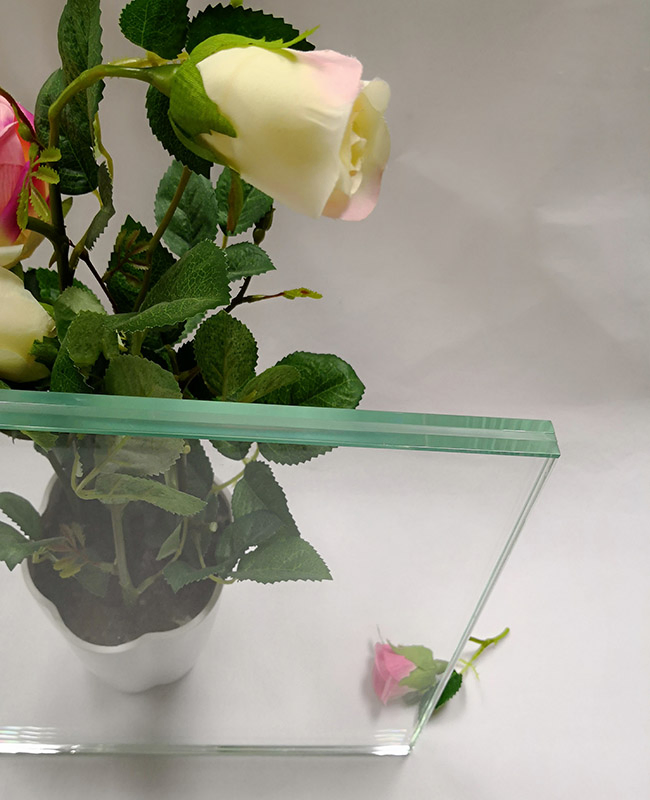 Tempered Toughened Crystal PVB Sgp Glass Ultra Clear Sandwich Glass Low Iron Laminated Glass