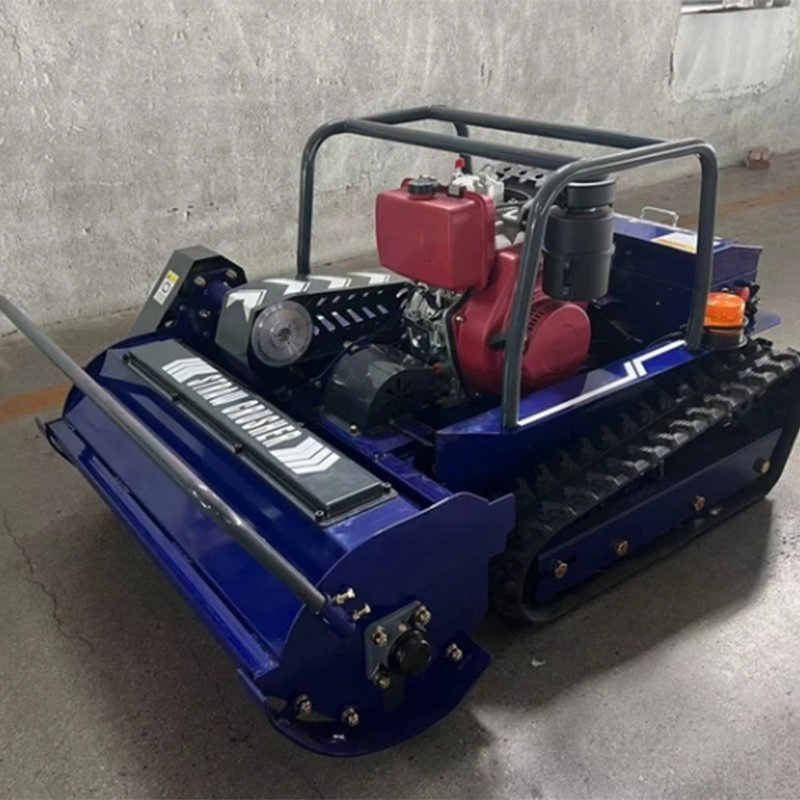 Робот-газонокосилка AMD R80 с бензиновым двигателем и пультом ДУ