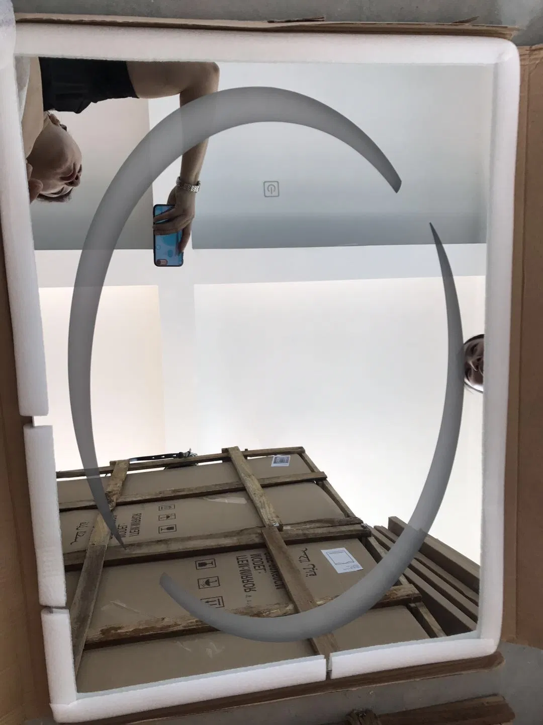 Modern Wall Mounted Backlit Frameless Time Display Rectangle Smart Mirror with LED Makeup Bulb Lights