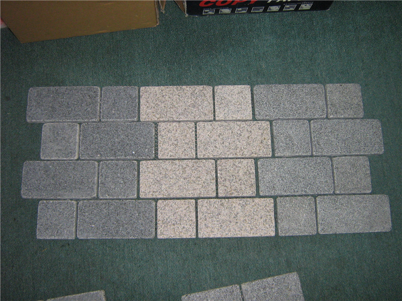 Outdoor Meshed Natural Granite Cube Stone Paving Stone Simple Paving Process