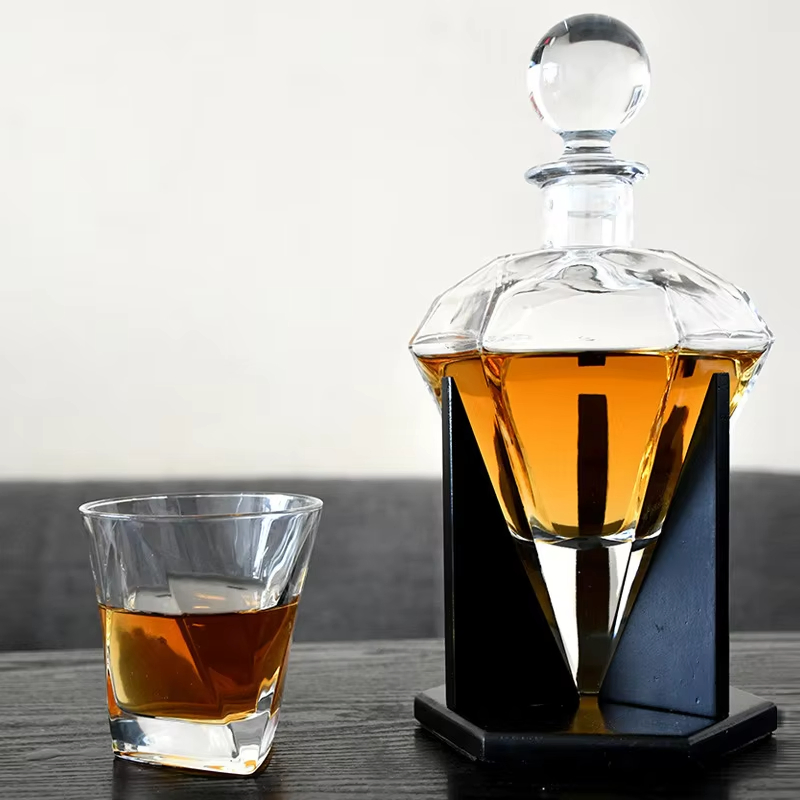 European Crystal Glass Whiskey Bottle Wholesale Unique Wine Bottle with Base Decanter Wine Conical Bottle