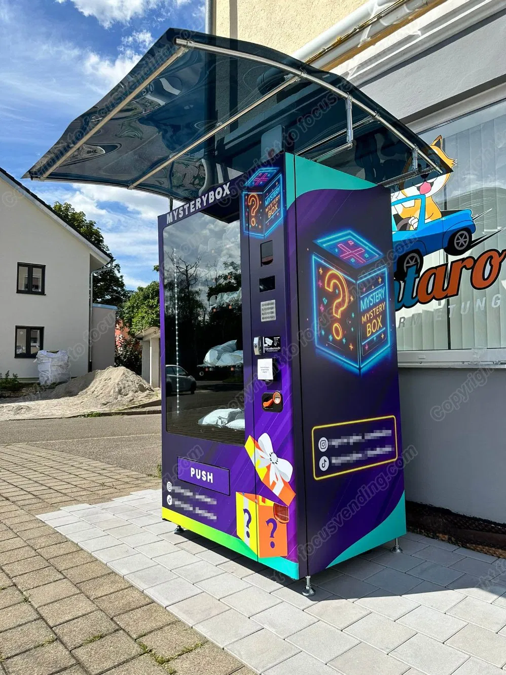 Focusvend Offer Outdoor Vending Machine with Weatherproof Outdoor and Anti-Theft