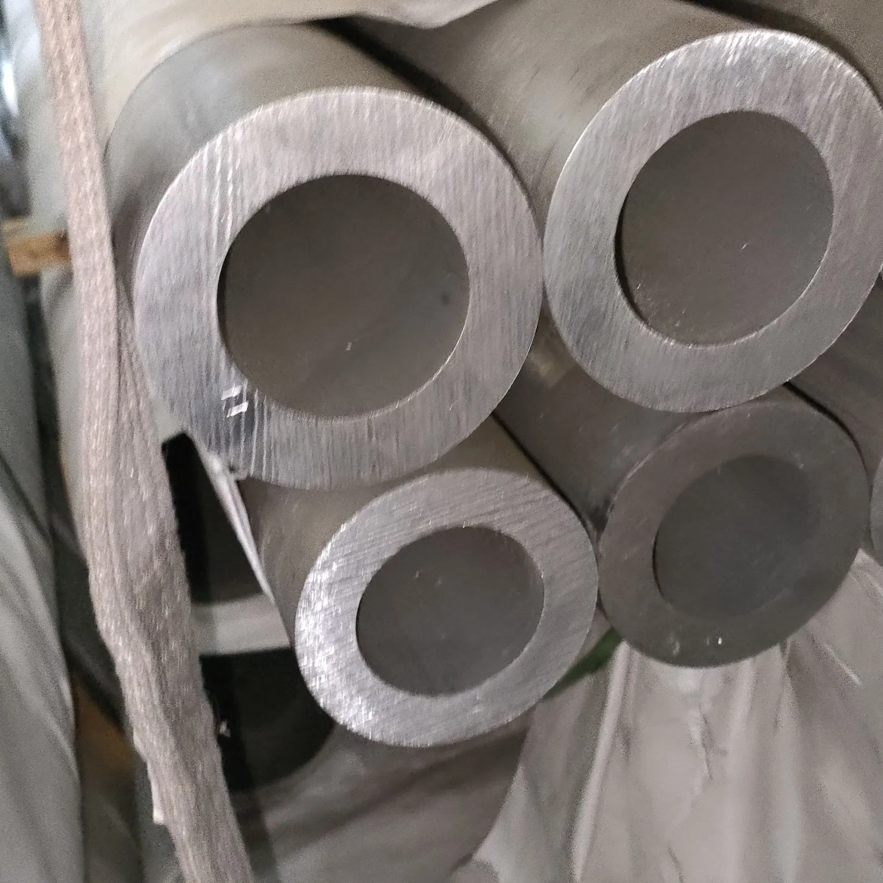 Premium China Extruded Alloy Round Hollow Mill Finish