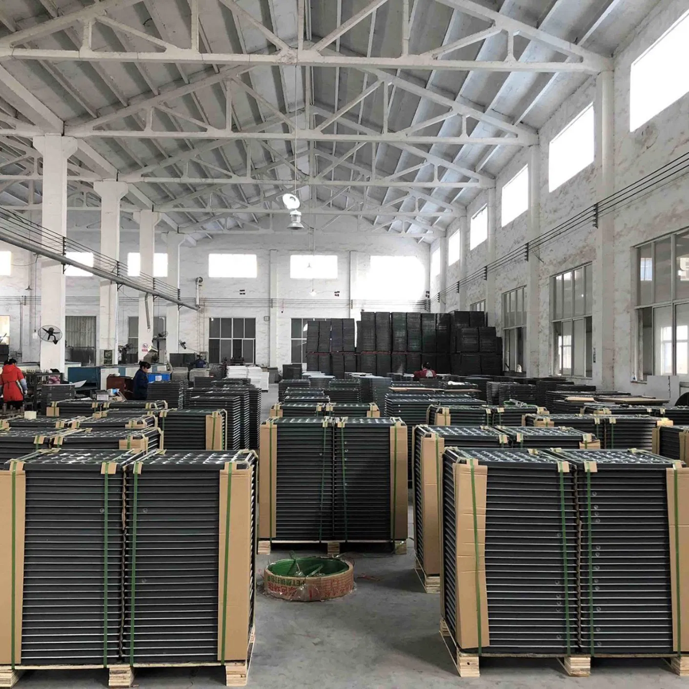 Popular Customized Good Wear Resistance Performance Ceramic Raised Slip-Resistant Chemical Resistant Flooring Used for Telecommunication Room