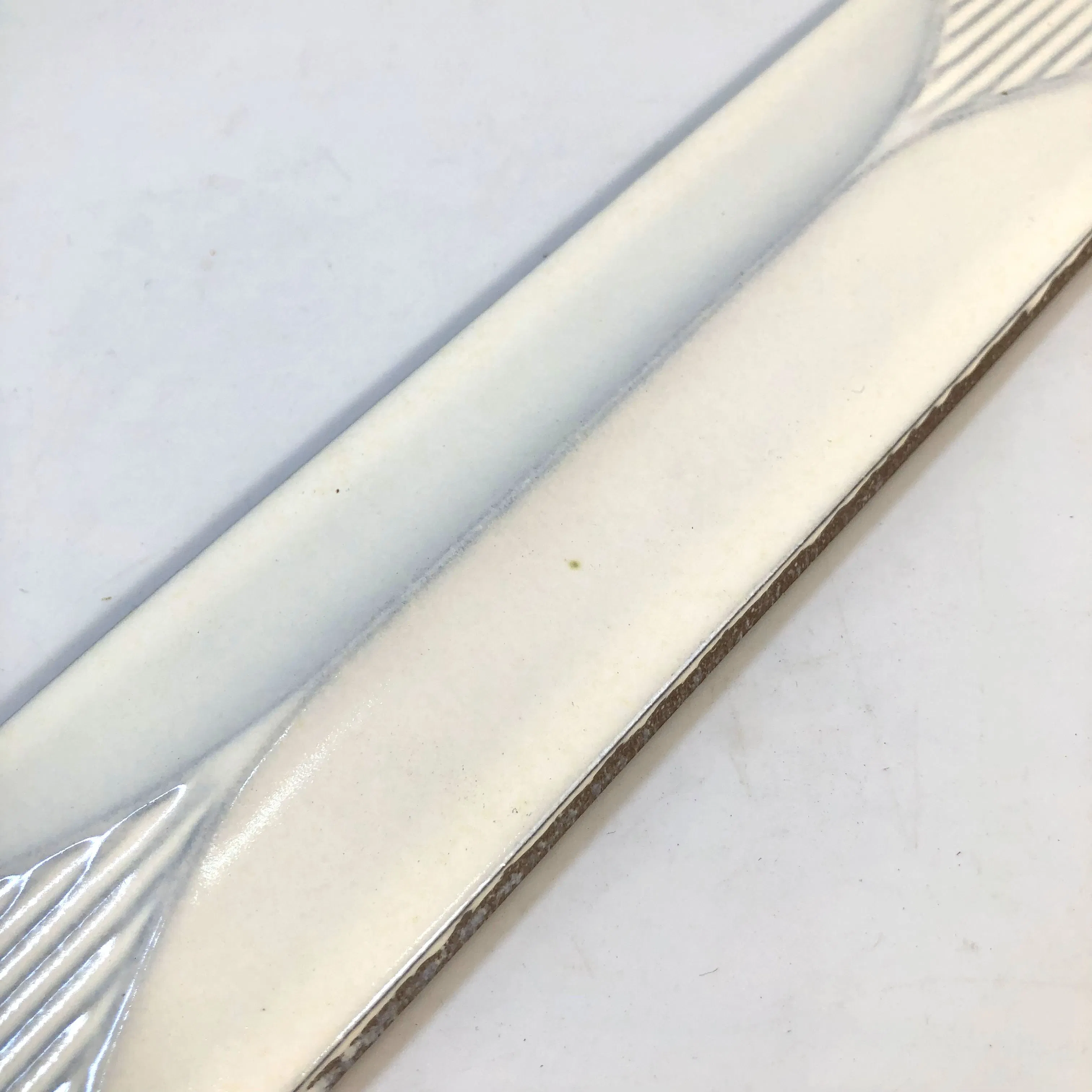 Good Quality Glazed Glossy Ceramic Tiles White Wall Tile Subway Tile Sheet for Home Decoration Beautiful Decorative