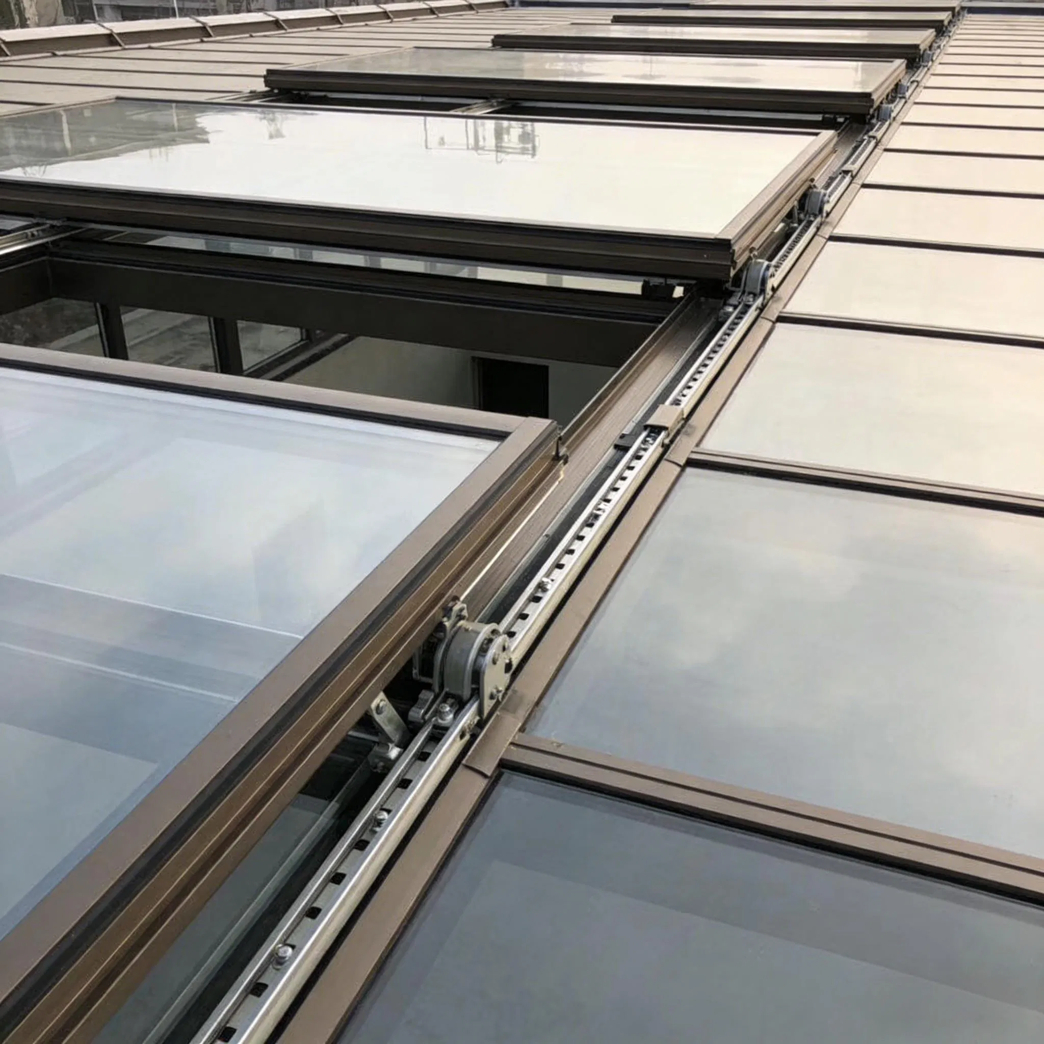 Modern Aluminum Alloy Sliding Skylight with Customizable Surface Treatments