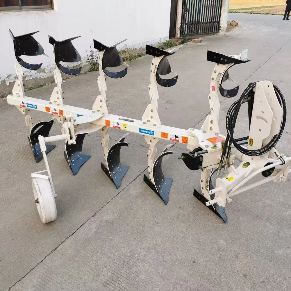 Оборотный плуг с регулируемой шириной захвата