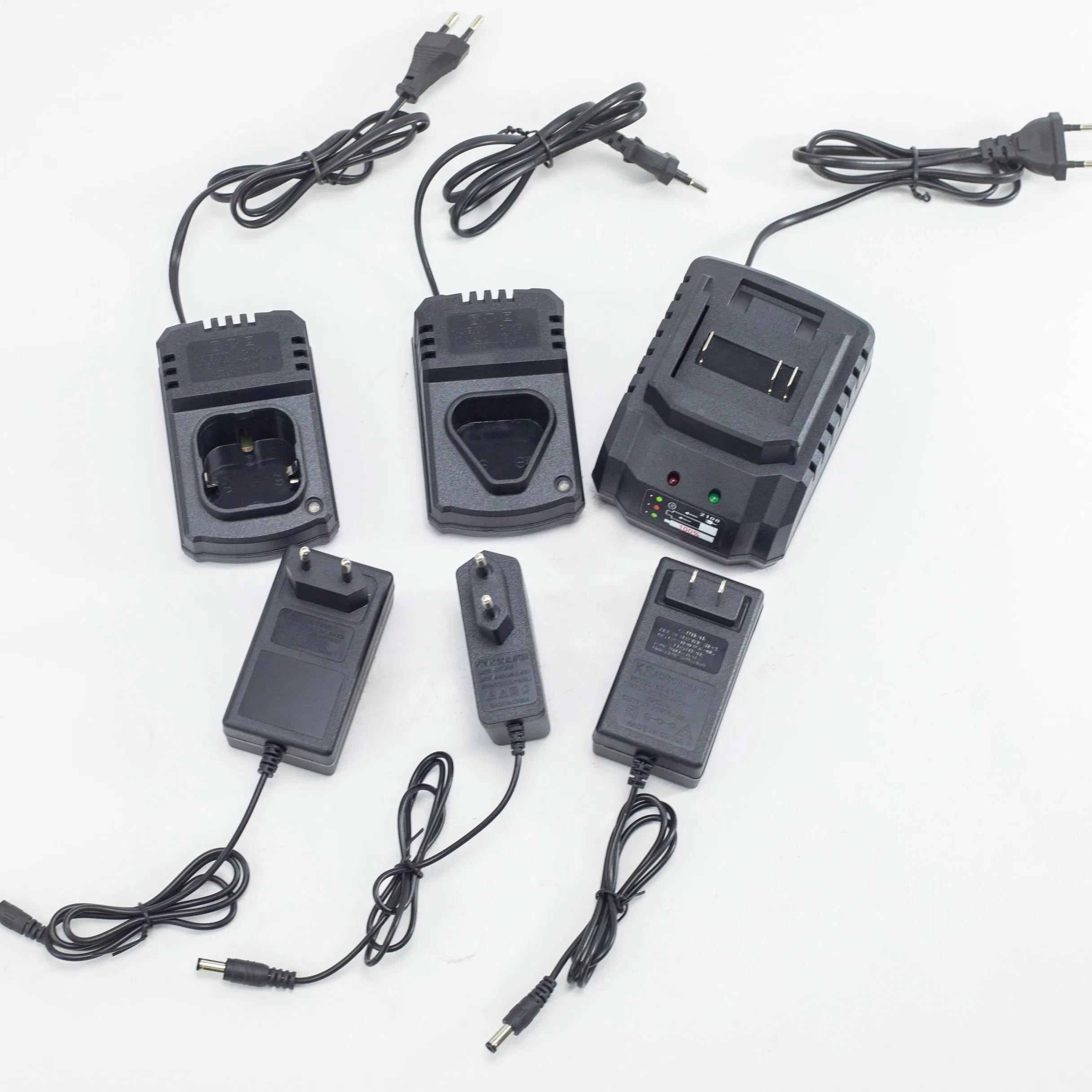 Зарядное устройство 12.6В для аккумуляторов электроинструмента