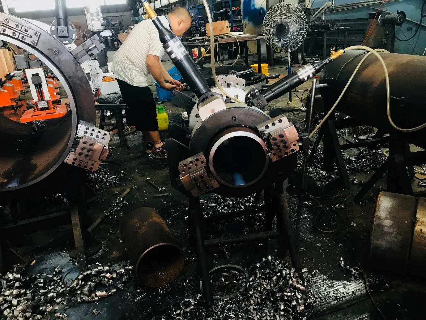 Pipe Cutting and Beveling Machine