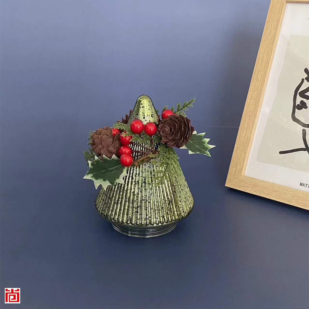 Стеклянная подставка для свечи в виде ёлки