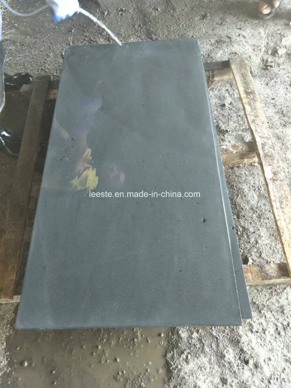Hot Selling China Grey/Black Basalt Bluestone Basalt for Coping/Kerbstone/Wall Tiles/Swimming Pool