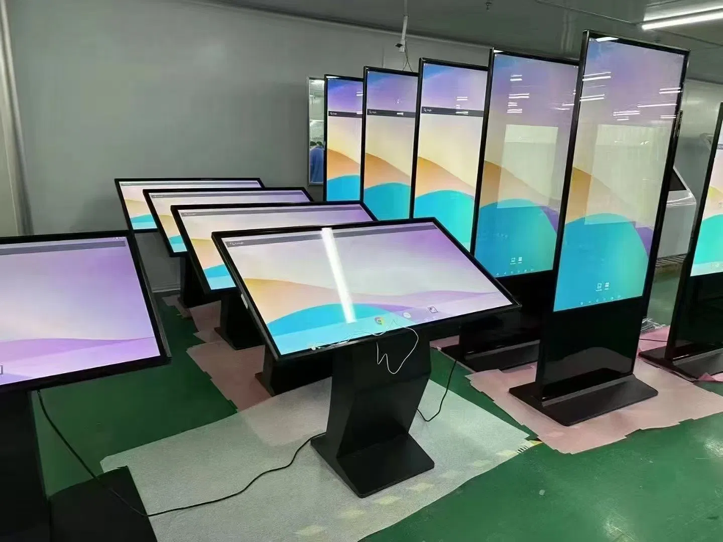 Интерактивный киоск с сенсорным экраном 55-85 дюймов