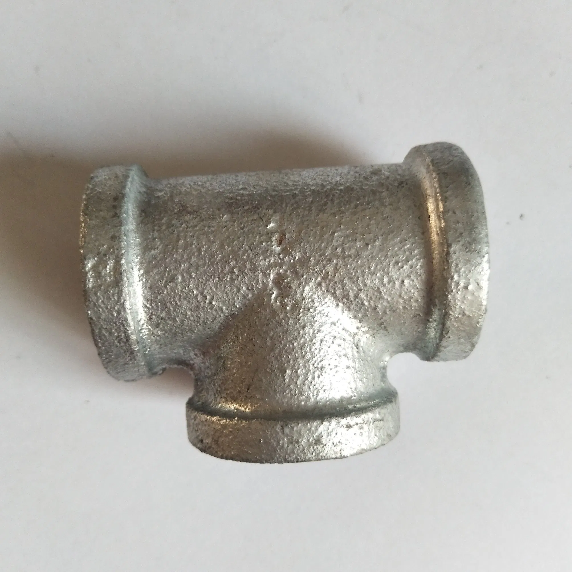 Quick Delivery Galvanized Malleable Iron Plain Elbow Tee Socket Plug for Plumbing