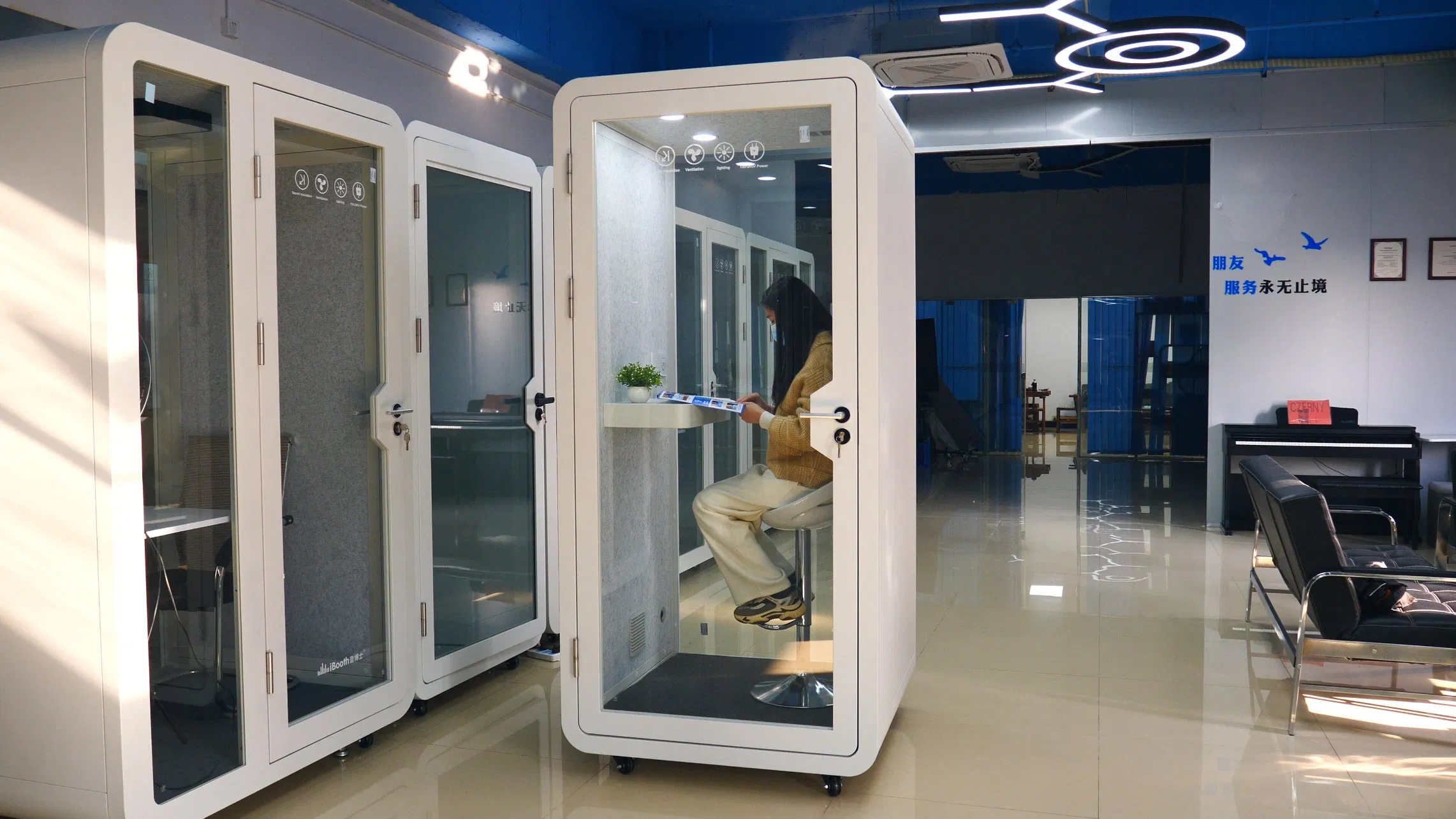 Quiet Acoustic Soundproof Office Phone Booth Indoor Recording Studio Pod with Big Size Steel Frame for Home Office Outdoor Use