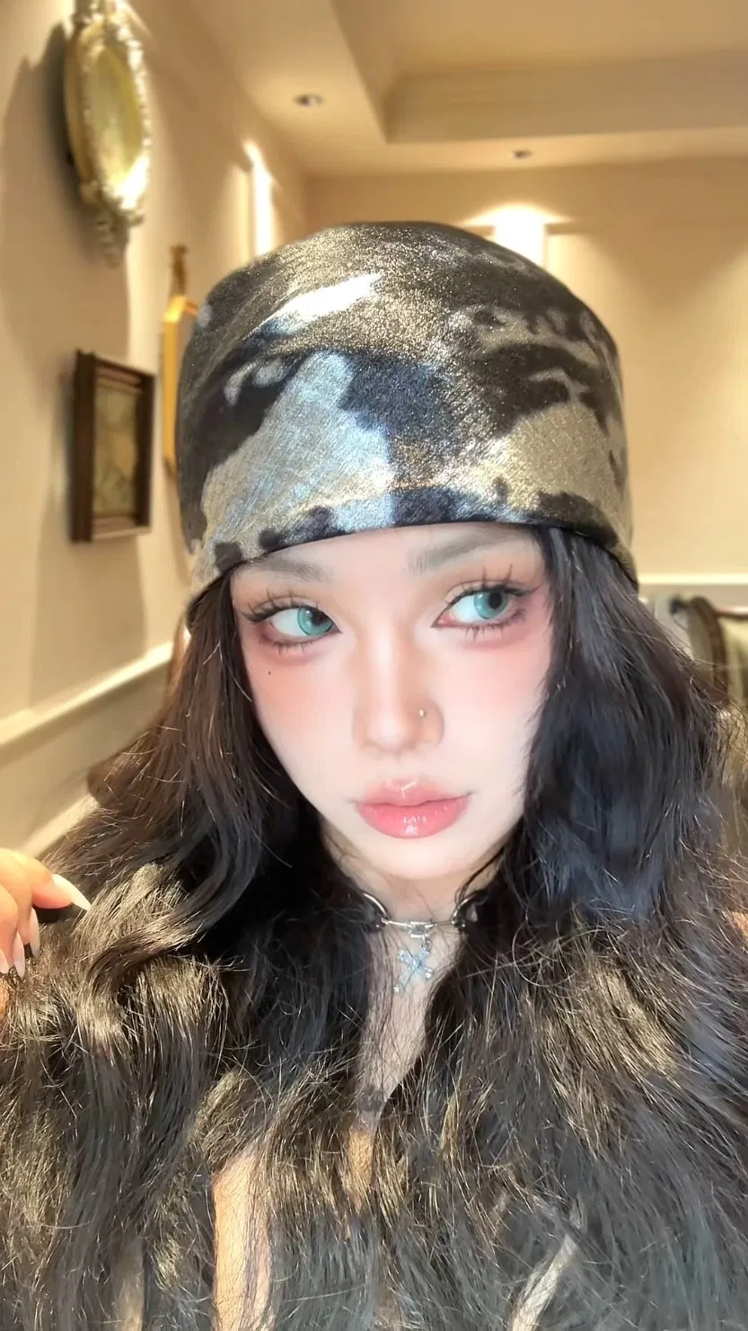 Vibrant Turquoise Customizable Contact Lenses for Stunning Eyes