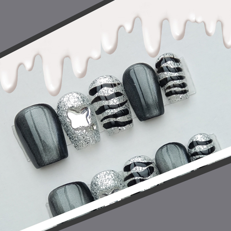 Elegant Black Silver Zebra Glitter Press-on Nails Heart Design Full Set 24pcsproduct Overview