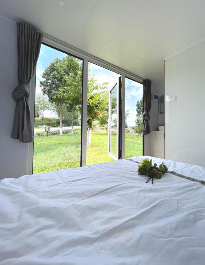 Suihe 4m-Bhigh Quality Garden Cabin Apple Pod with Modern Design Modular Outdoor Cabin House Living Container Homes