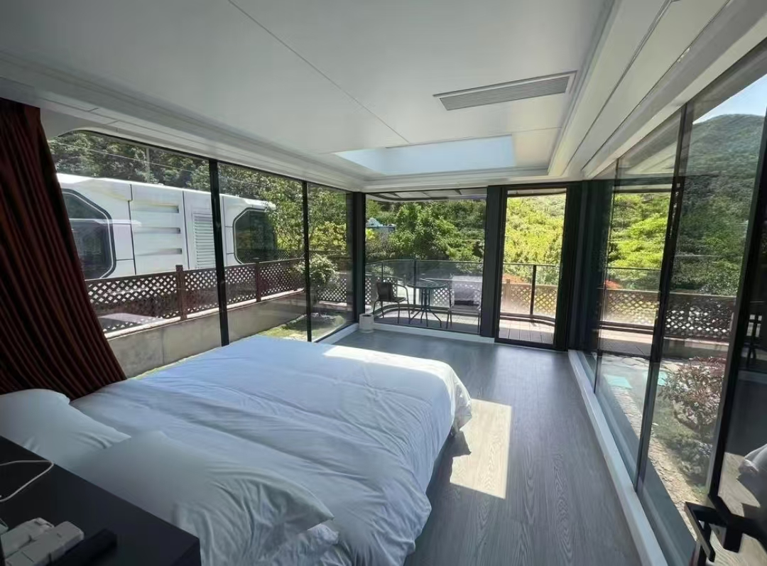 Prefab House Space Capsule Container Home Tiny Luxury Capsule House