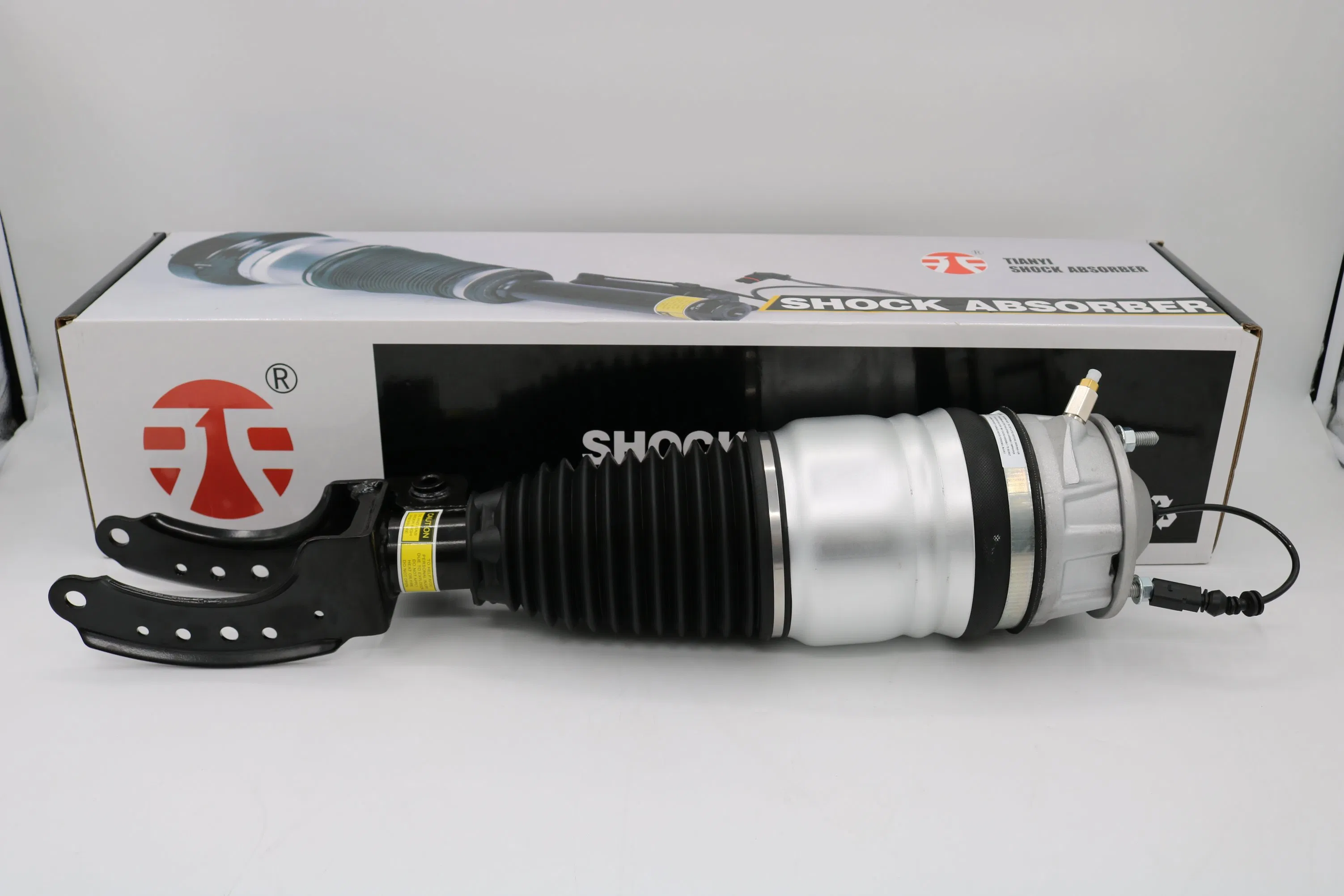 Кронштейн передней фары Audi Q7, Volkswagen Touareg, Porsche Cayenne (2010-2014)