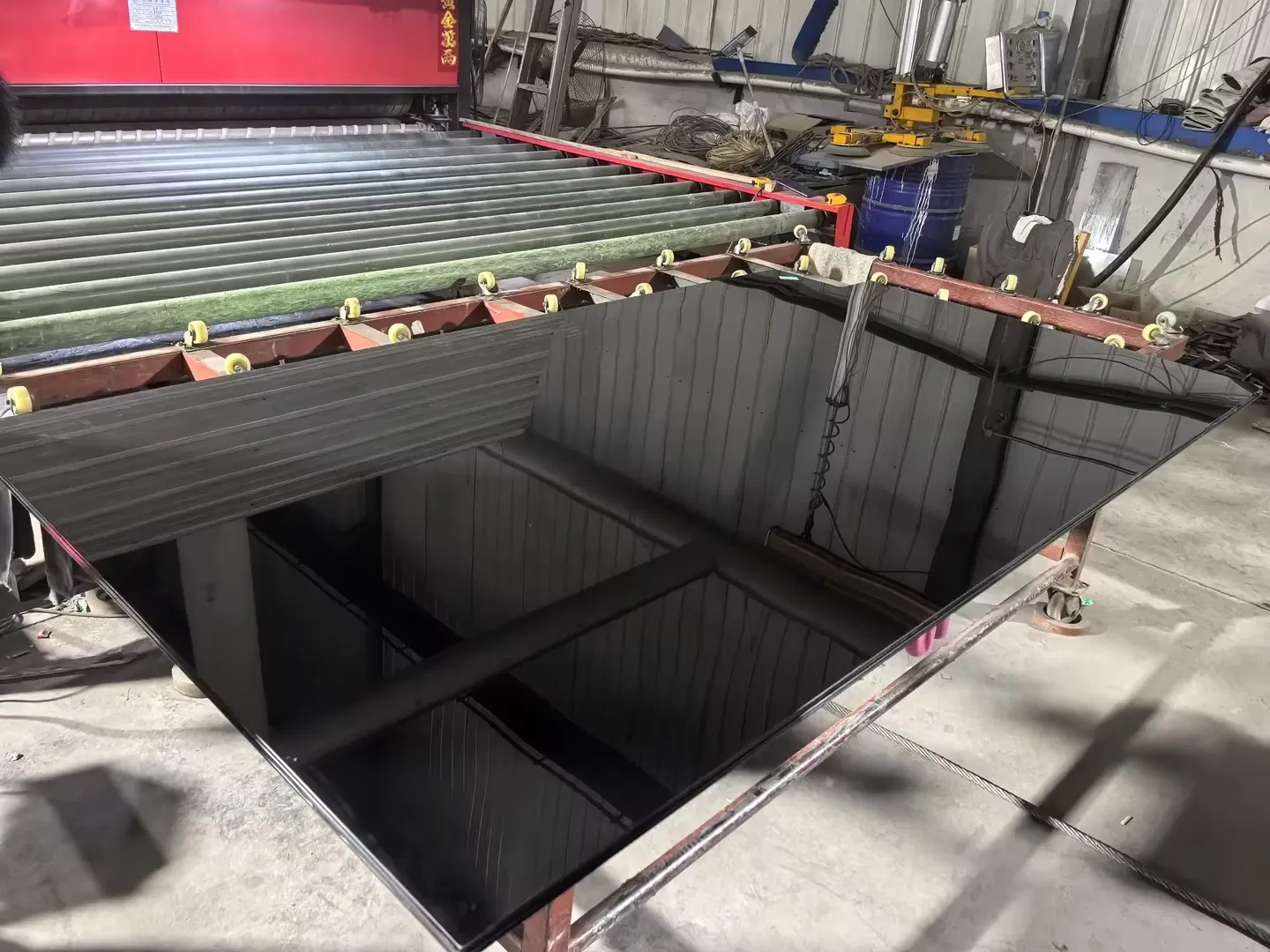 Supply 4mm+1.14 Black PVB Film+4mm Irregular Tempered Laminated Glass for Building Curtain Walls