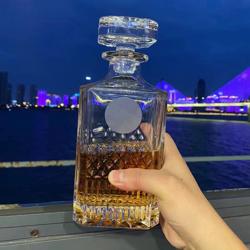 800ml Whisky Whiskey Glass Bottle with 4 Glass Cup Whiskey Glasses Set Whiskey Decanter Set