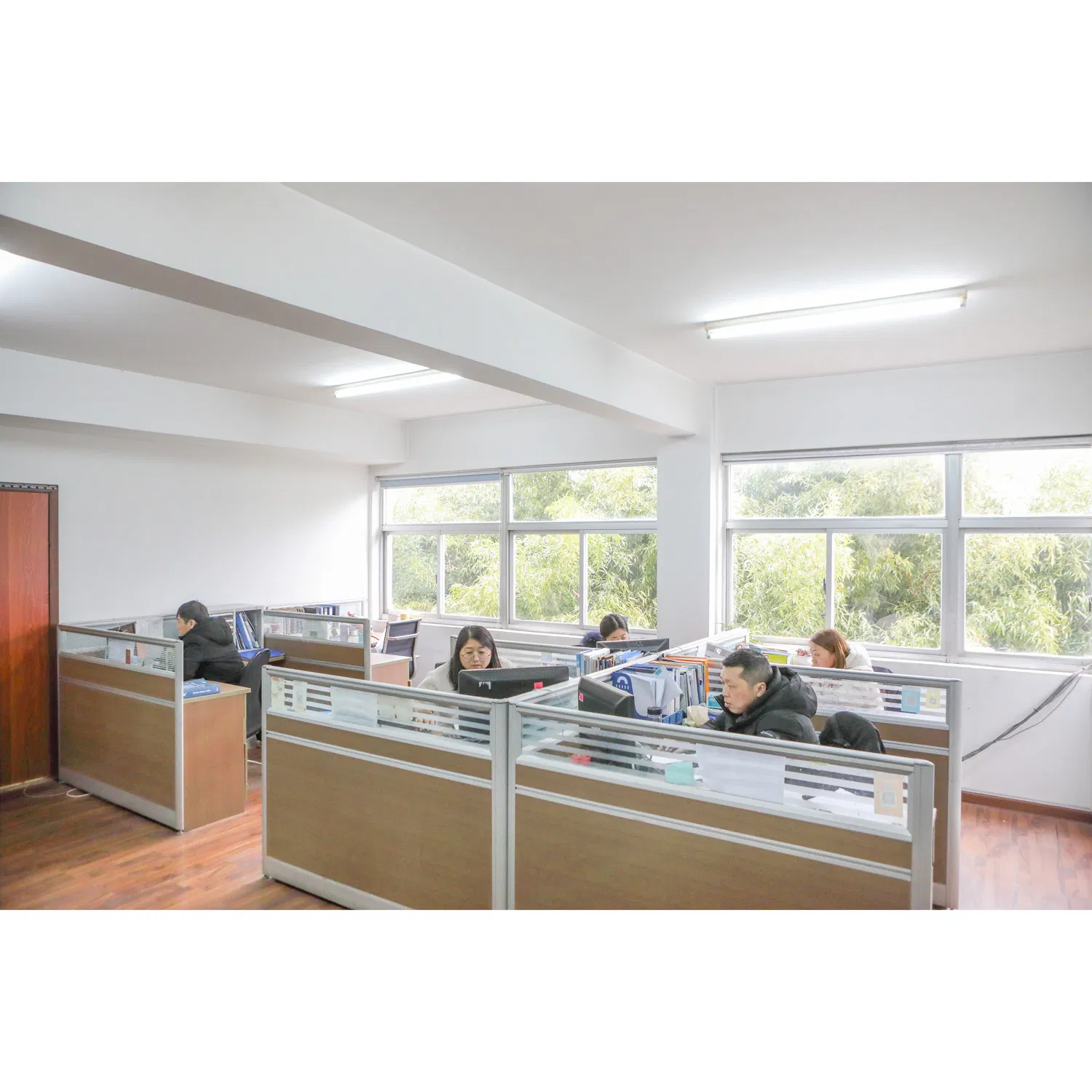 Пневматический ударный гайковерт 1" (25.4 мм) с бесшкворневым молотком