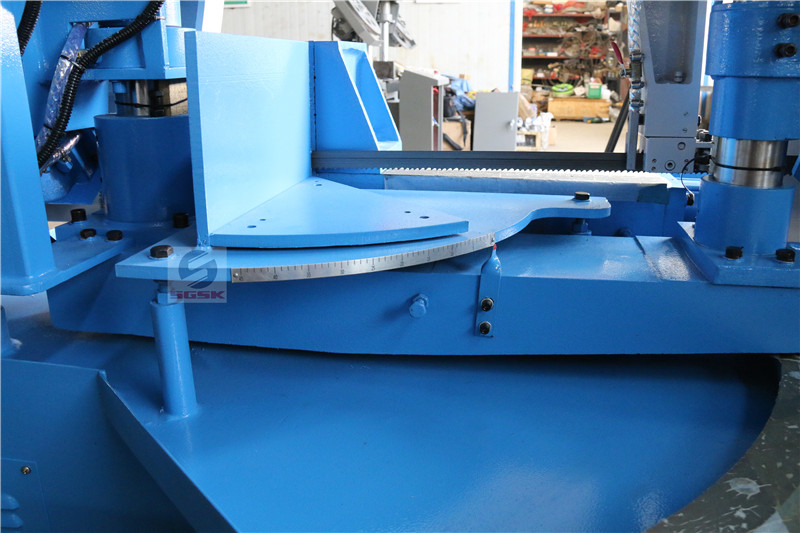 Станок ленточнопильный по металлу GHZ4235