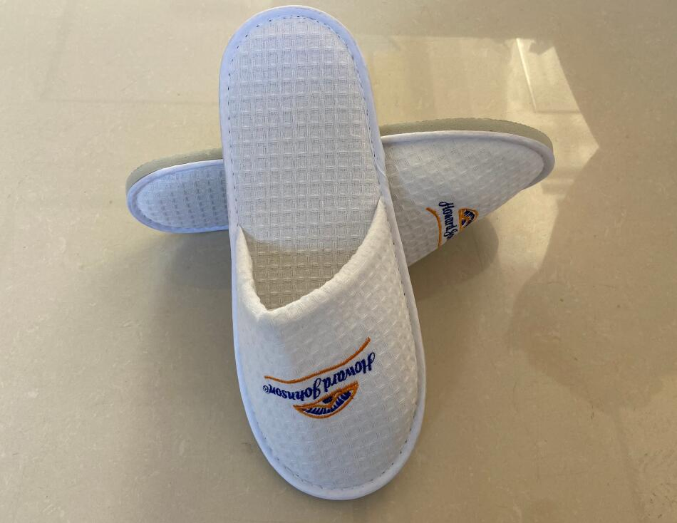 Slippers Factory Wholesale Customized Disposable Hotel Supplies Guest Bath Fashion Slippers