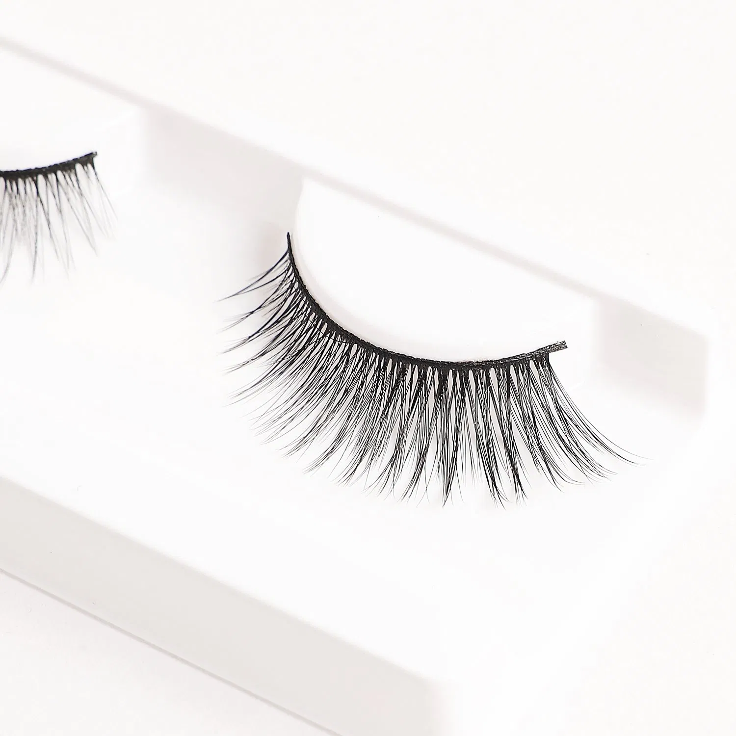 Super Soft Wispy Lashes Faux Mink Lashes False Human Hair Effect Black Cotton Band Human Hair Eyelashes
